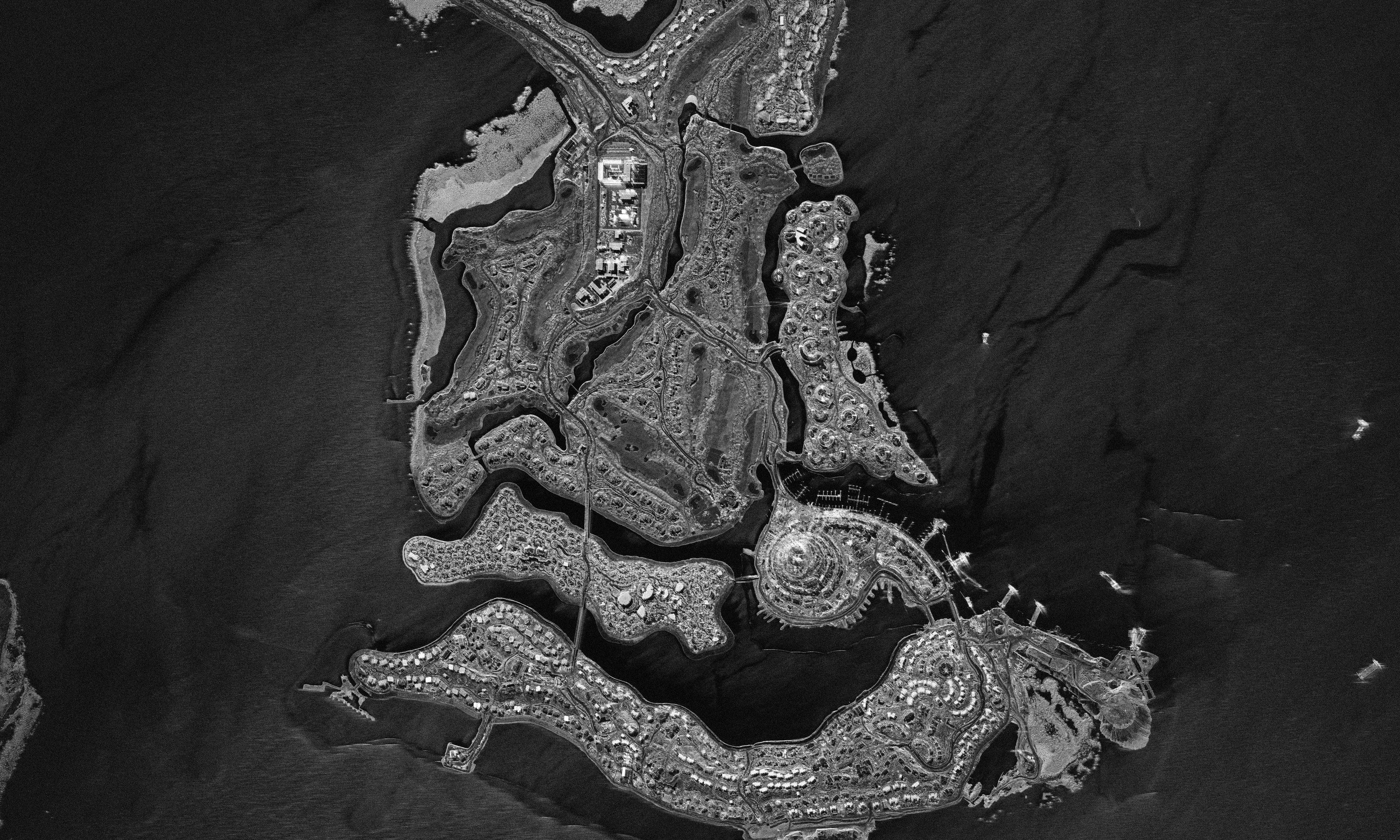 Τουριστική ανάπτυξη σε νησί, X-band spotlight